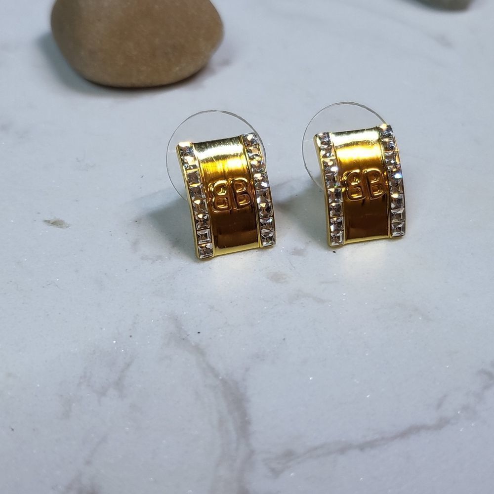 24kt G.P. Stud Earrings w/ Swarovski Elememts15
